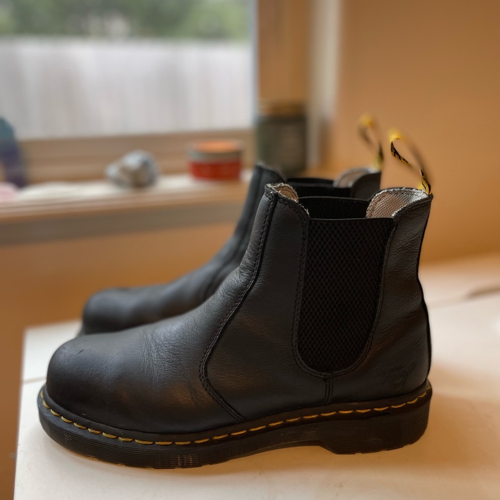 Dr Martens Chelsea Boots